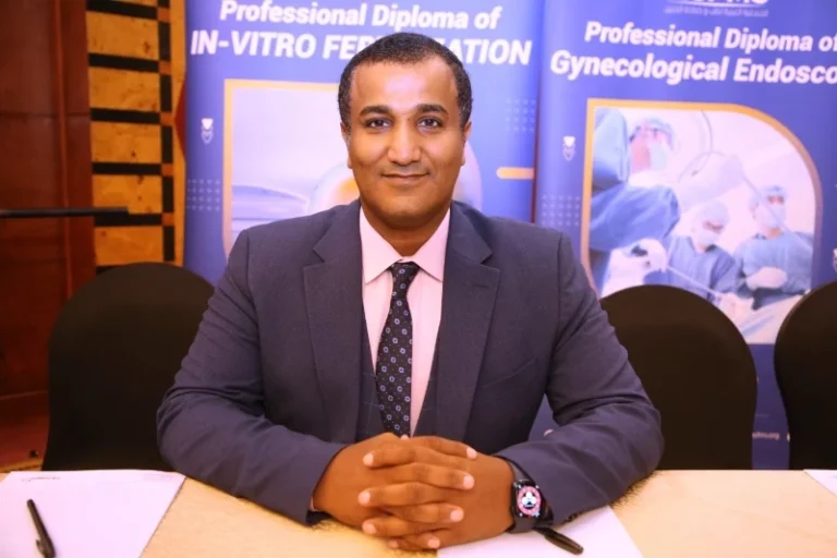 طبيب-نساء-حقن-مجهري